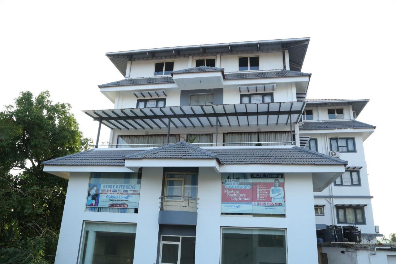 Hazmi Inn Perintalmanna Exterior foto